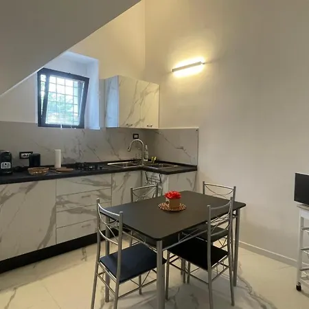 Casa Intera Piano Terra Con Piccolo Giardino * Qualiano